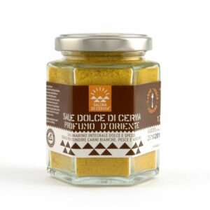Straordinario sulle patate arrosto, armonioso su carni bianche, pesce bianco, fritture, verdure specie se condite con aceto balsamico. Sale Dolce di Cervia e spezie d’Oriente dall’aroma e profumo inconfondibili, sapientemente dosati come vuole la tradizione salinara quando la Salina di Cervia era dominio della Serenissima Repubblica e Venezia aveva il monopolio del sale e delle spezie nel Mediterraneo.